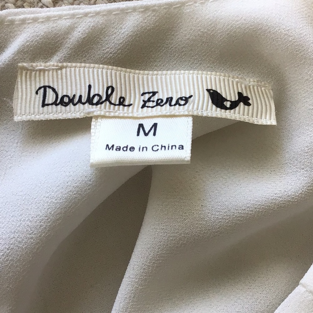 Double Zero Back Button Embroidered Cuff White Top - image 4